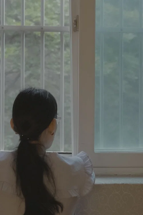 낮에 뜬 달